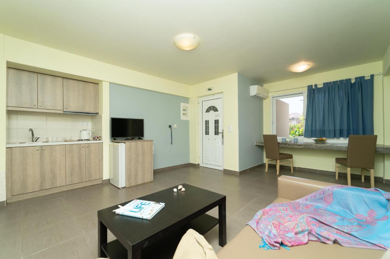 Hotel Estia Фінікунда Екстер'єр фото