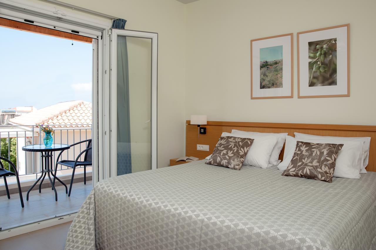 Hotel Estia Фінікунда Екстер'єр фото